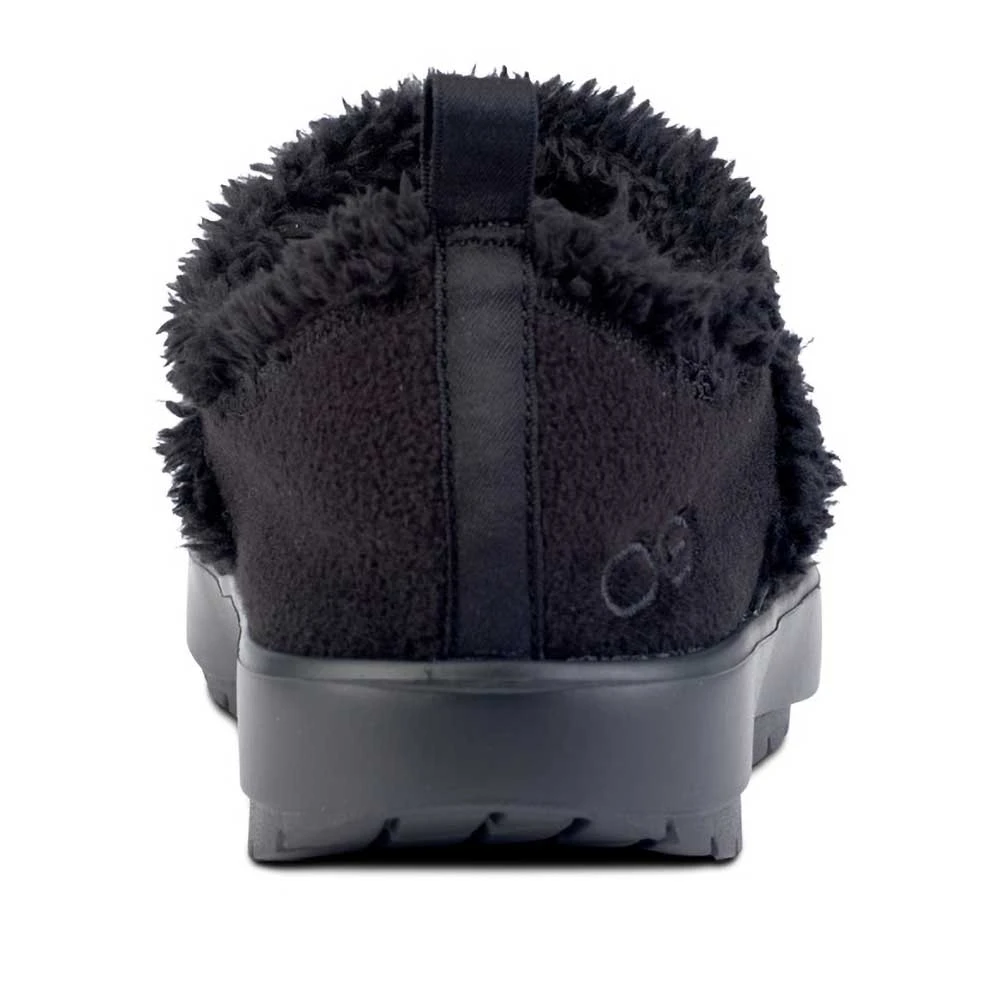 OOfos Women's OOcoozie Low Shoe Recovery Shoe - Black - Regular (B) - Image 4