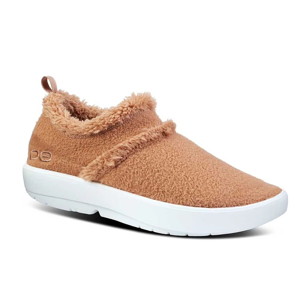 OOfos Women's OOcoozie Low Shoe Recovery Shoe - White/Chestnut - Image 2